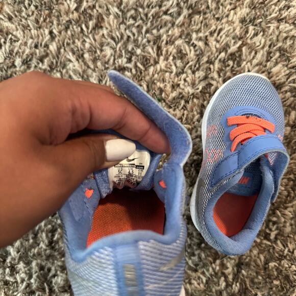 Nike toddler shoes - Picture 3 of 3